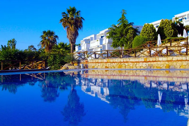 AGIONISSI RESORT