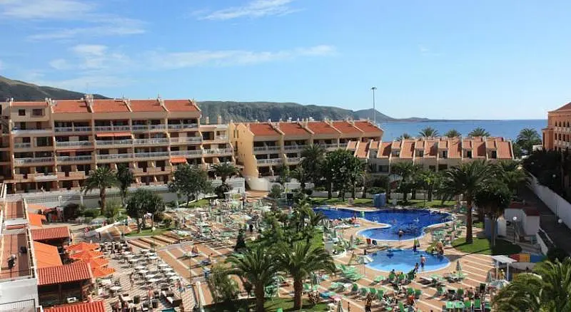 FAMILY GARDEN COMPOSTELA BEACH