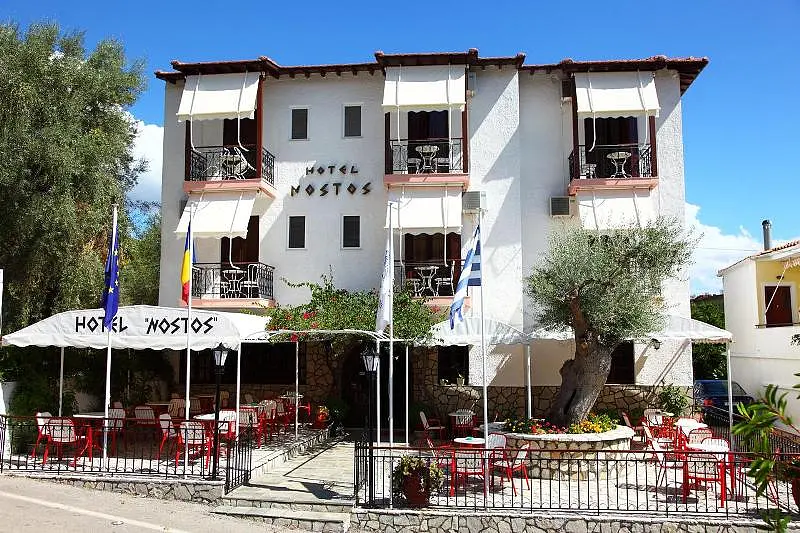 NOSTOS HOTEL LEFKADA