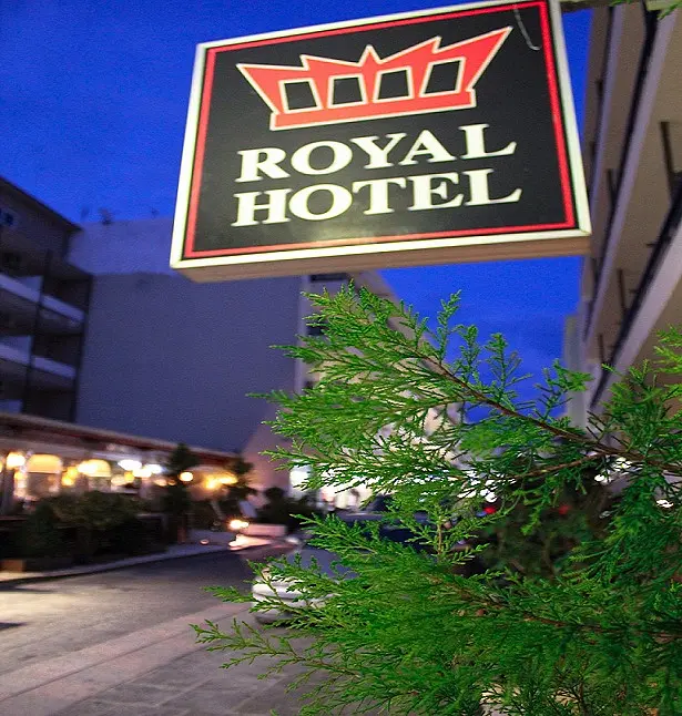 ROYAL APARTHOTEL