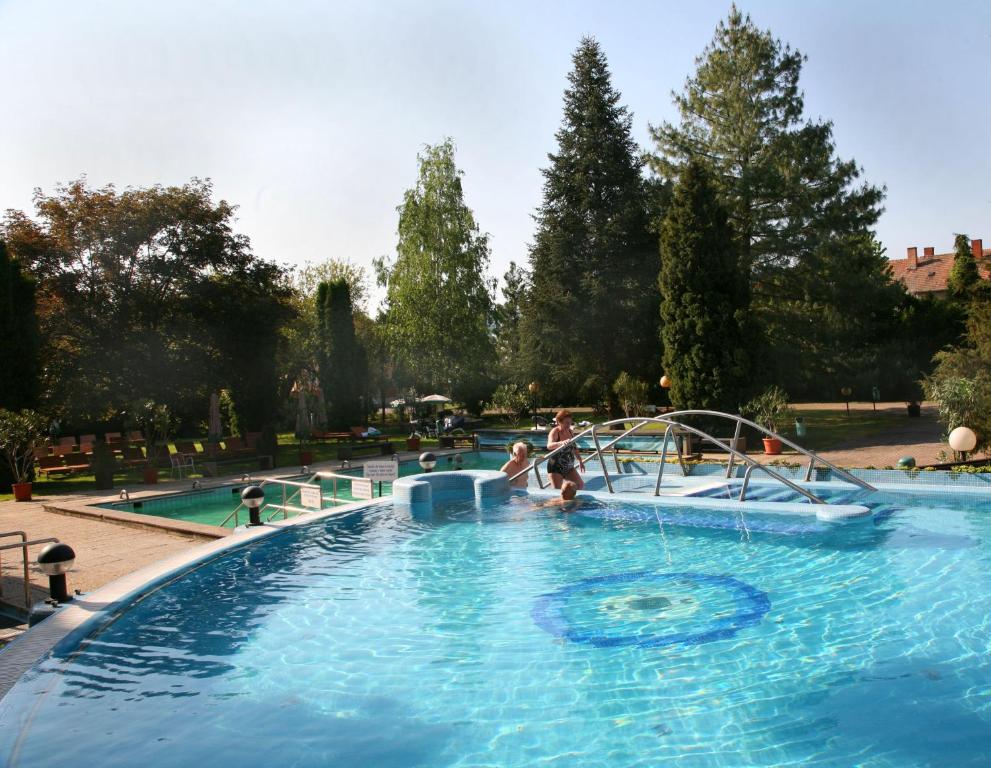  ENSANA THERMAL SARVAR HEALTH SPA HOTEL  4*