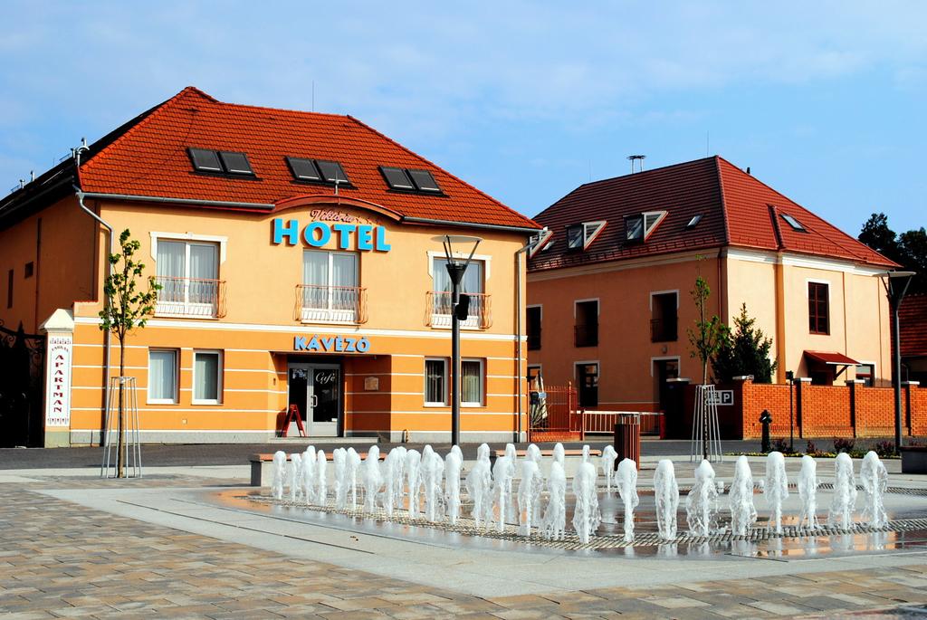 HOTEL VIKTÓRIA 3*