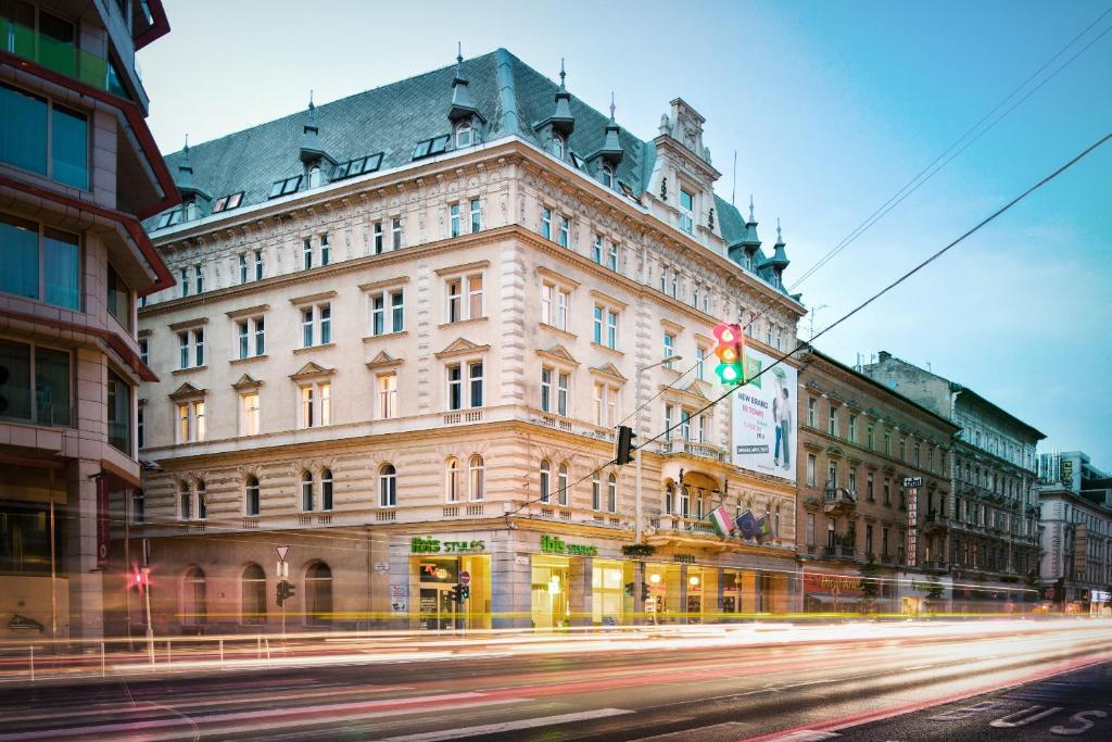  IBIS STYLES BUDAPEST CENTER 3*